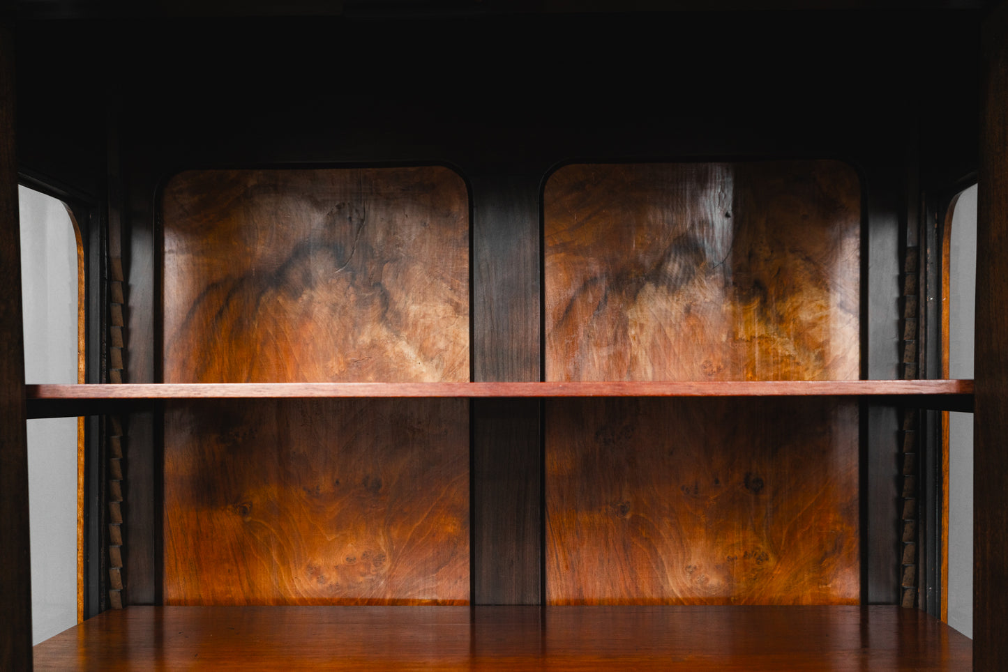 Schöne Biedermeier Vitrinenschrank