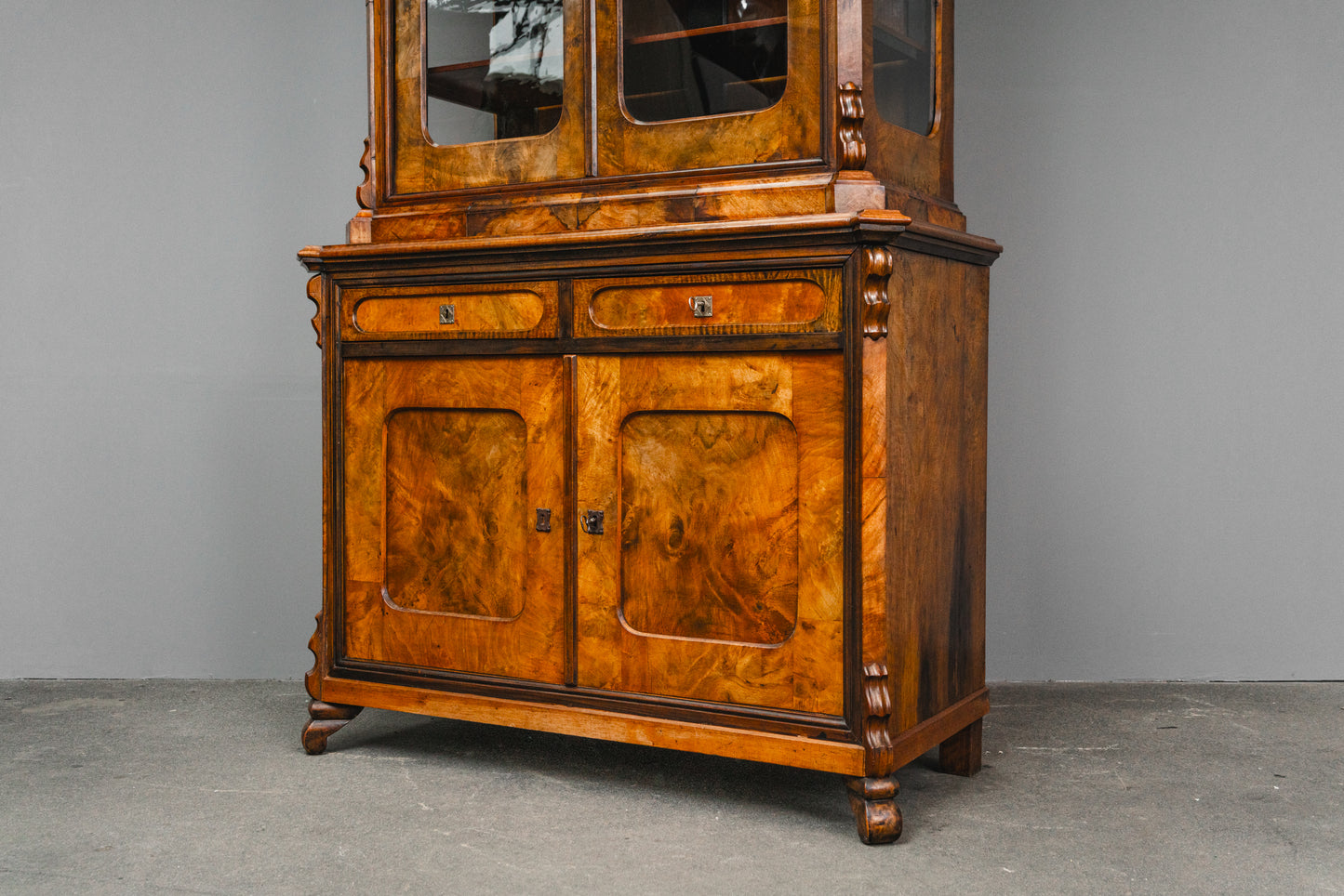 Schöne Biedermeier Vitrinenschrank