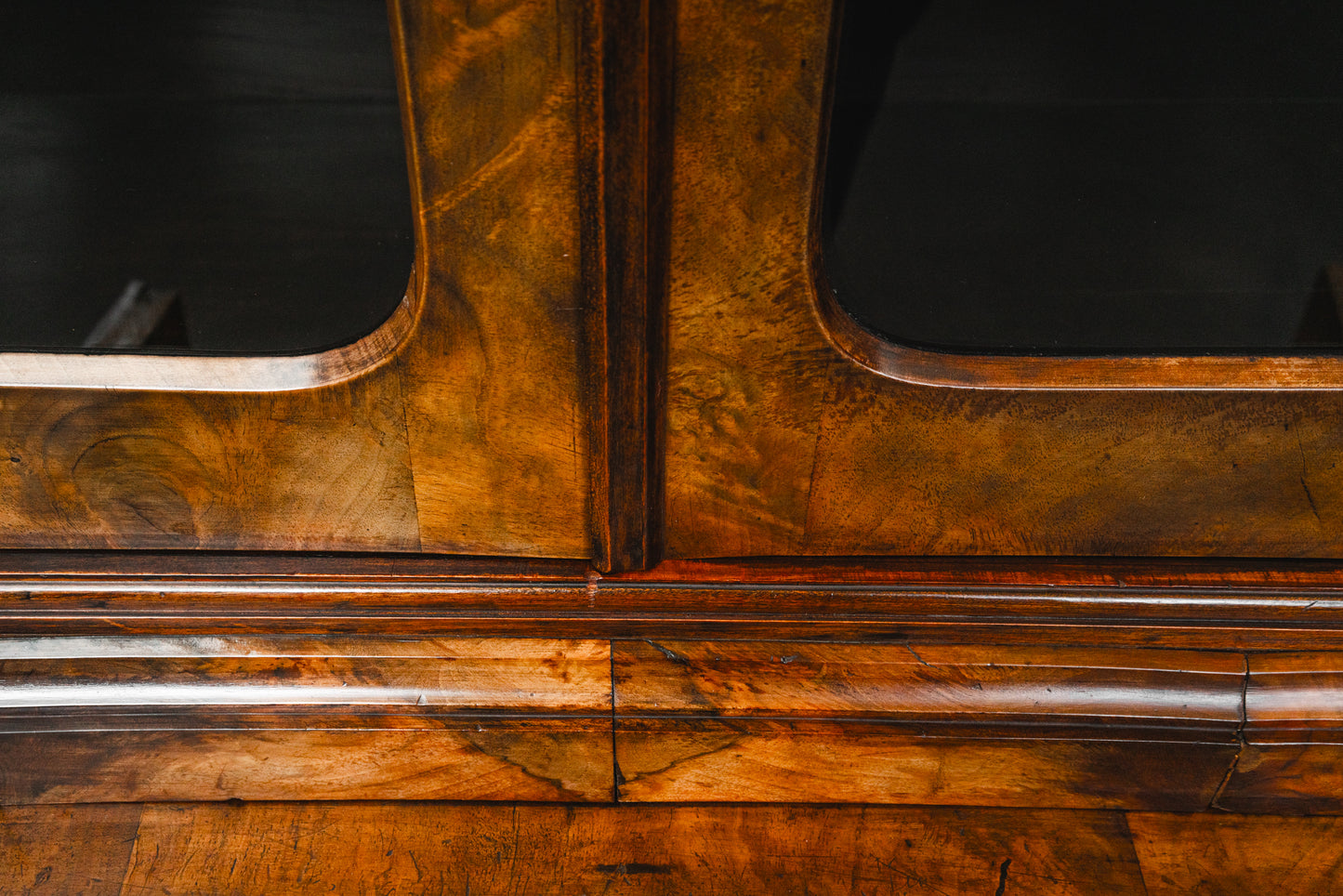 Schöne Biedermeier Vitrinenschrank