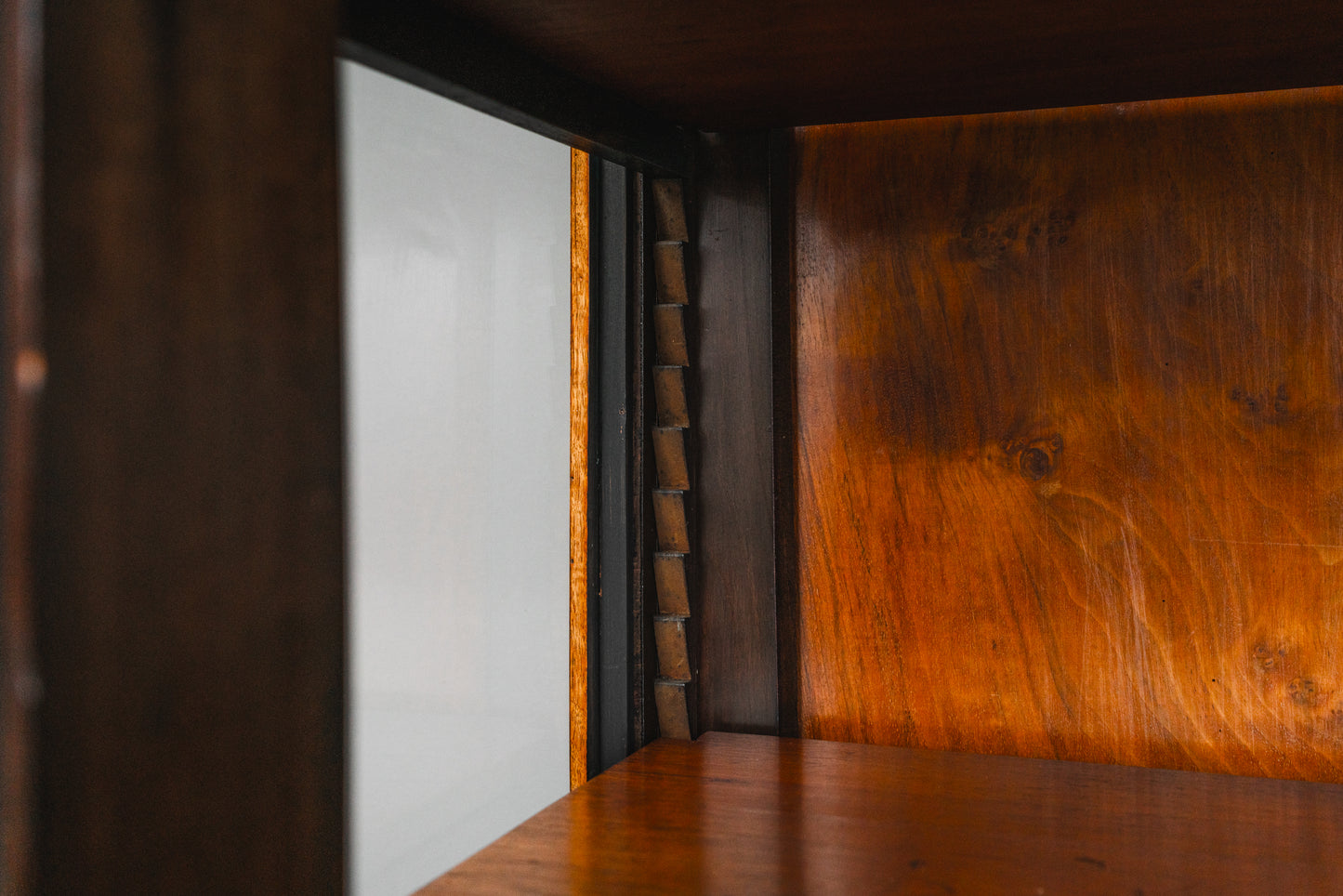 Schöne Biedermeier Vitrinenschrank