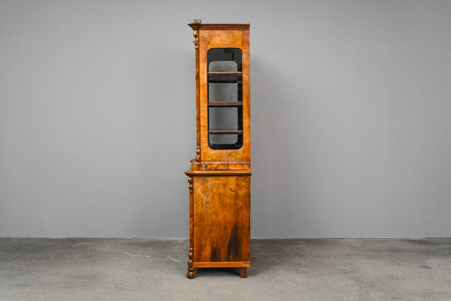 Schöne Biedermeier Vitrinenschrank