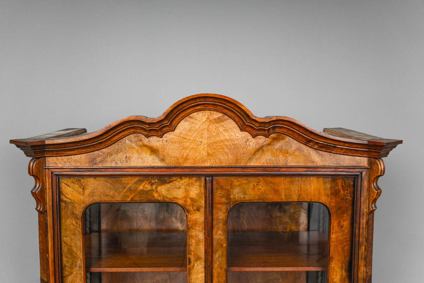 Schöne Biedermeier Vitrinenschrank