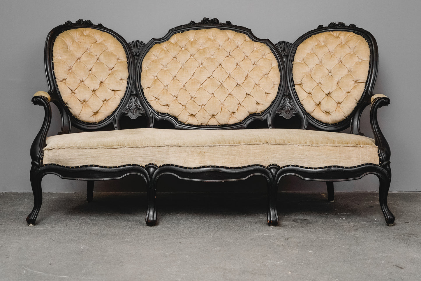 Elegantes Louis Philippe Sofa