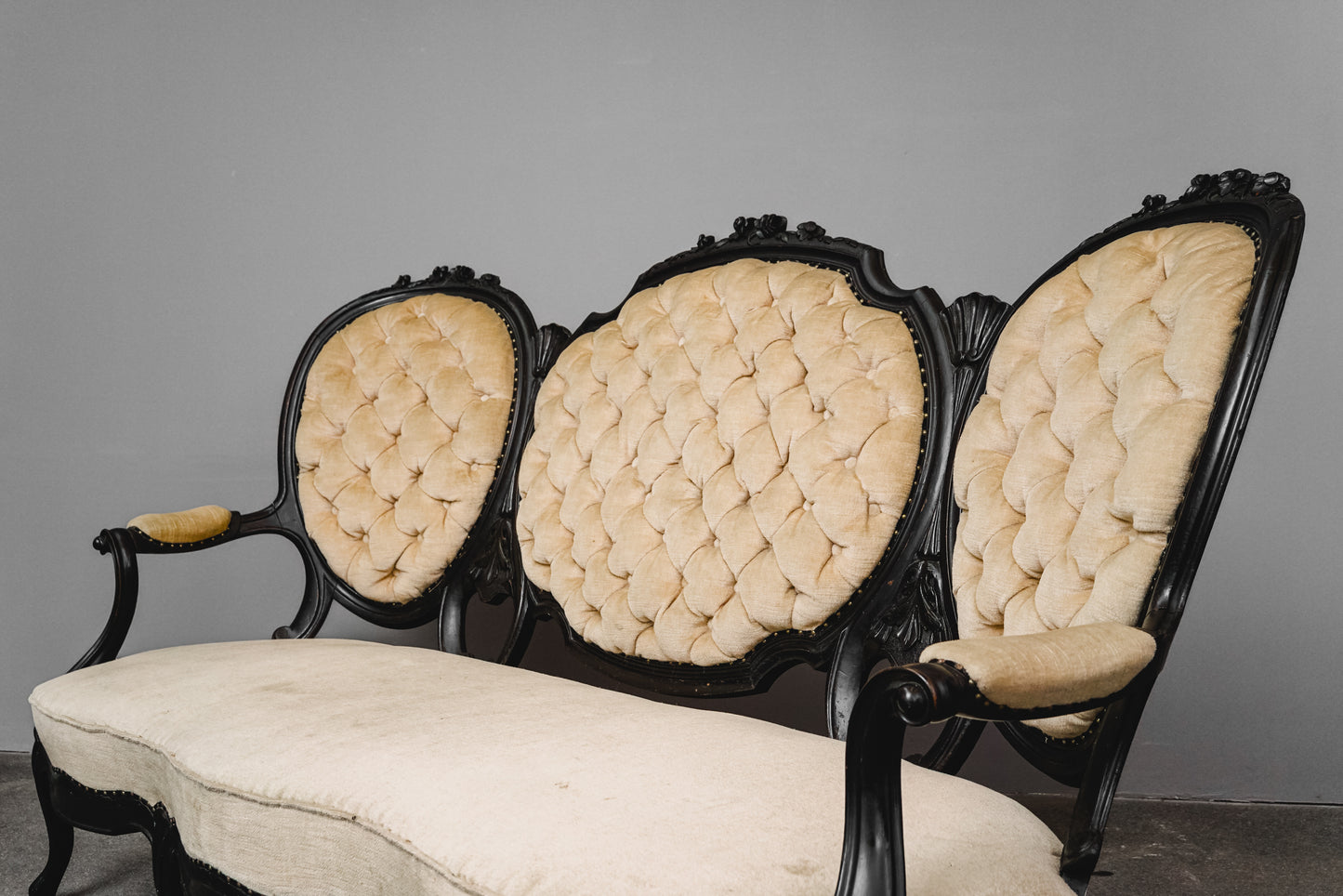 Elegantes Louis Philippe Sofa