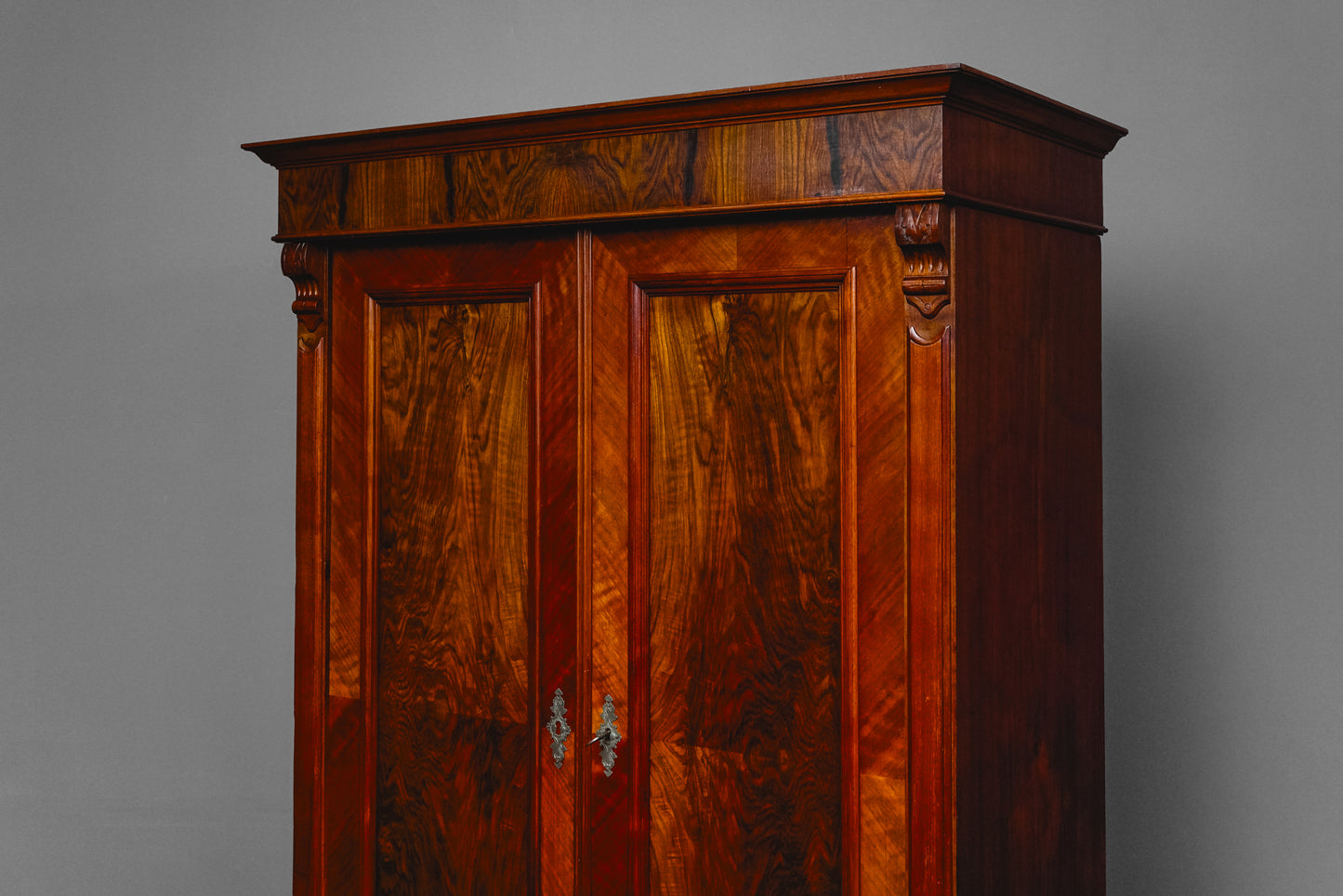 Wunderschöner Gründerzeit Kleiderschrank