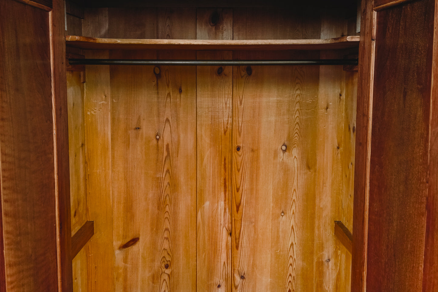 Wunderschöner Gründerzeit Kleiderschrank