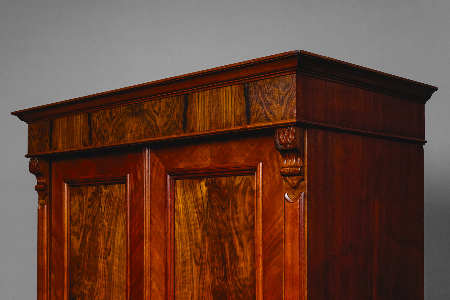 Wunderschöner Gründerzeit Kleiderschrank