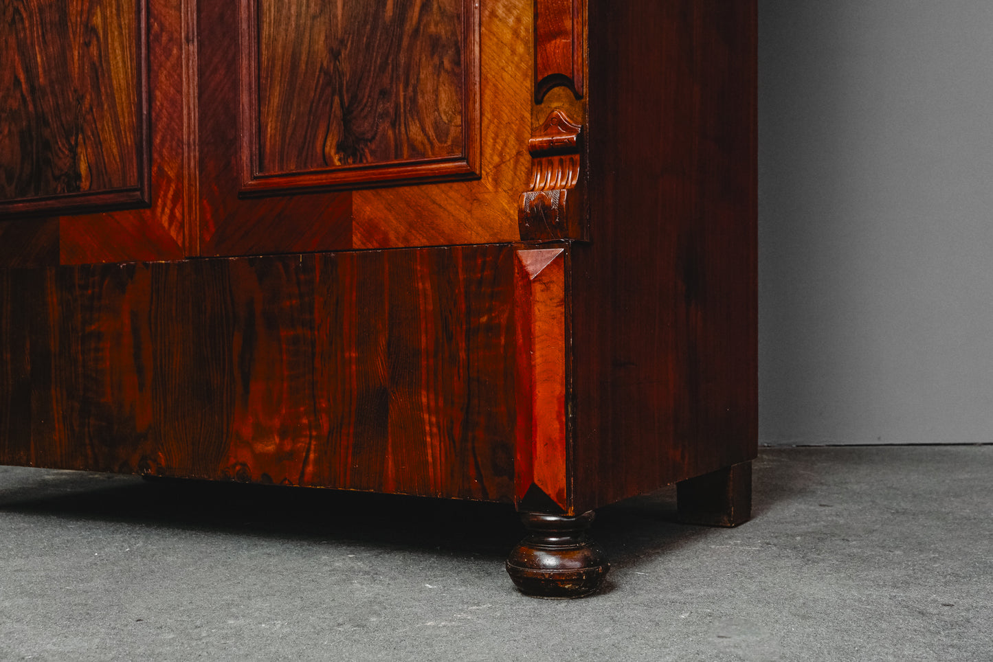 Wunderschöner Gründerzeit Kleiderschrank