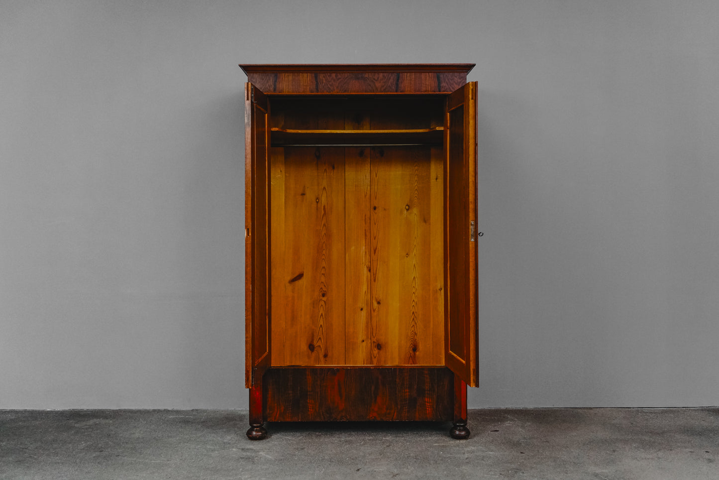 Wunderschöner Gründerzeit Kleiderschrank