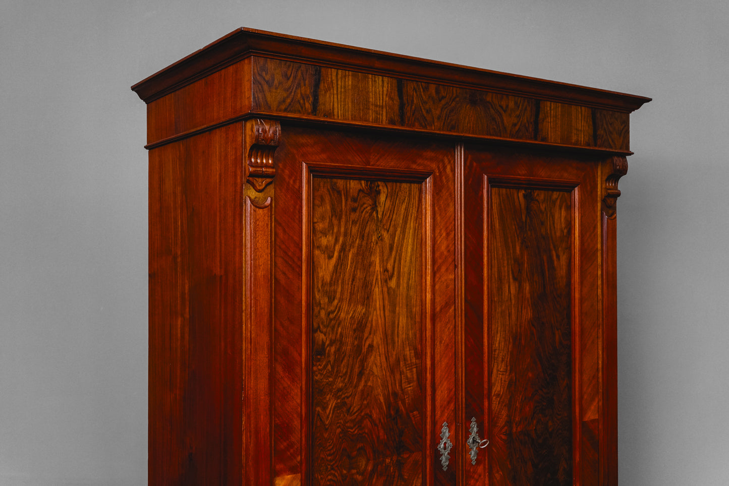 Wunderschöner Gründerzeit Kleiderschrank