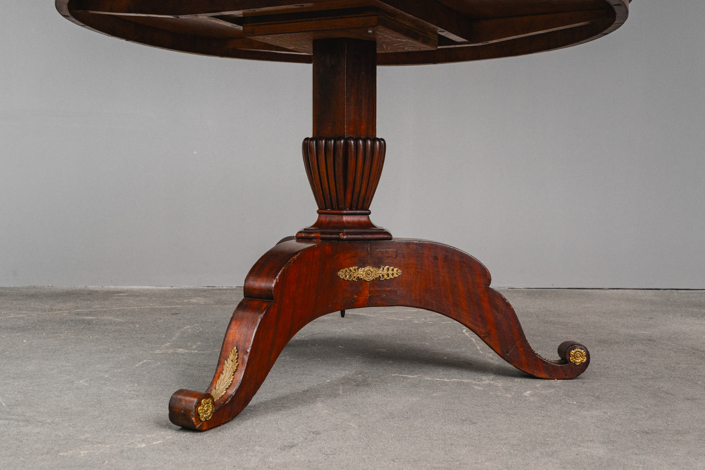 Eleganter Biedermeier Esstisch