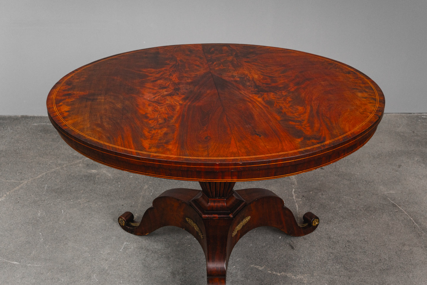 Eleganter Biedermeier Esstisch