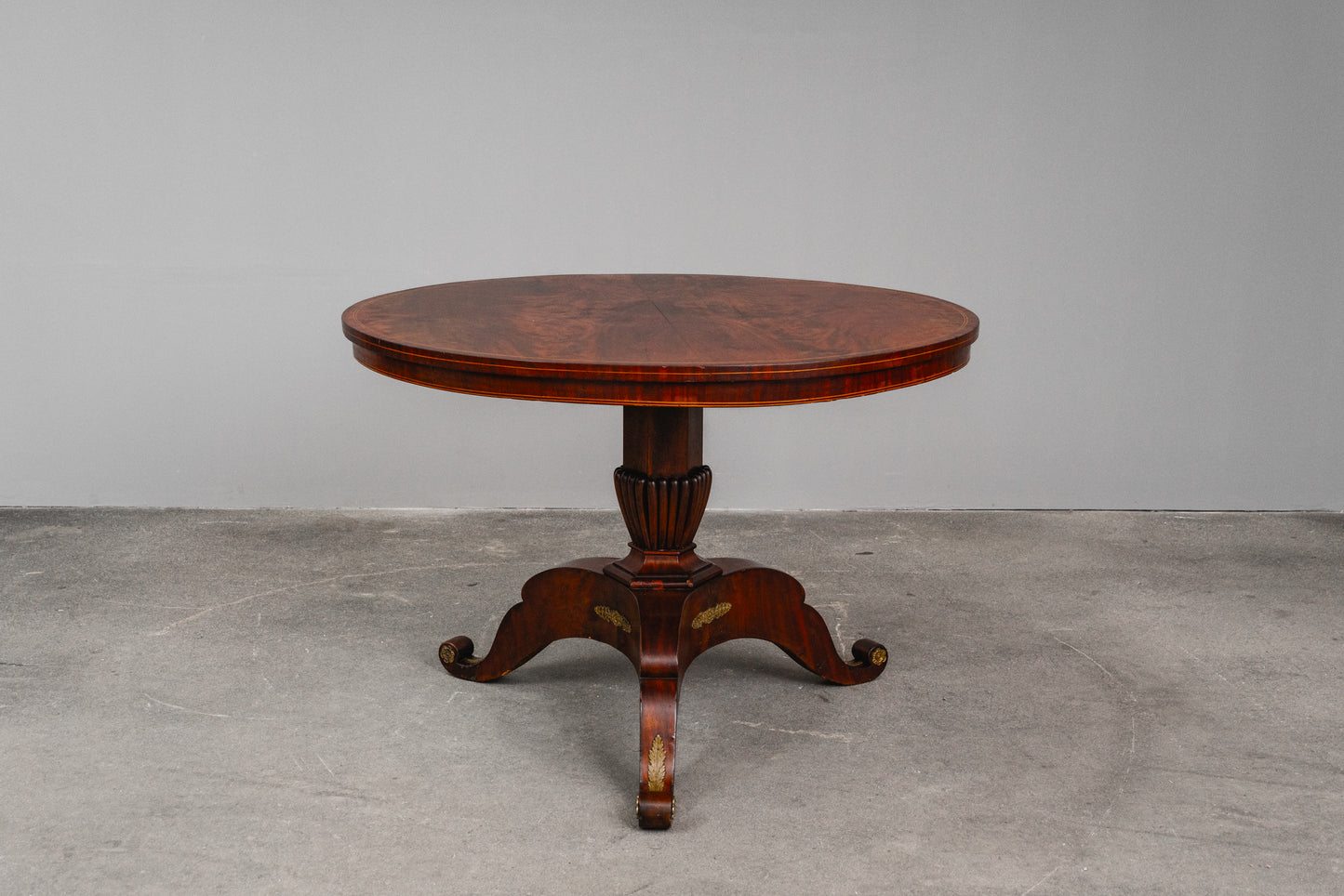 Eleganter Biedermeier Esstisch