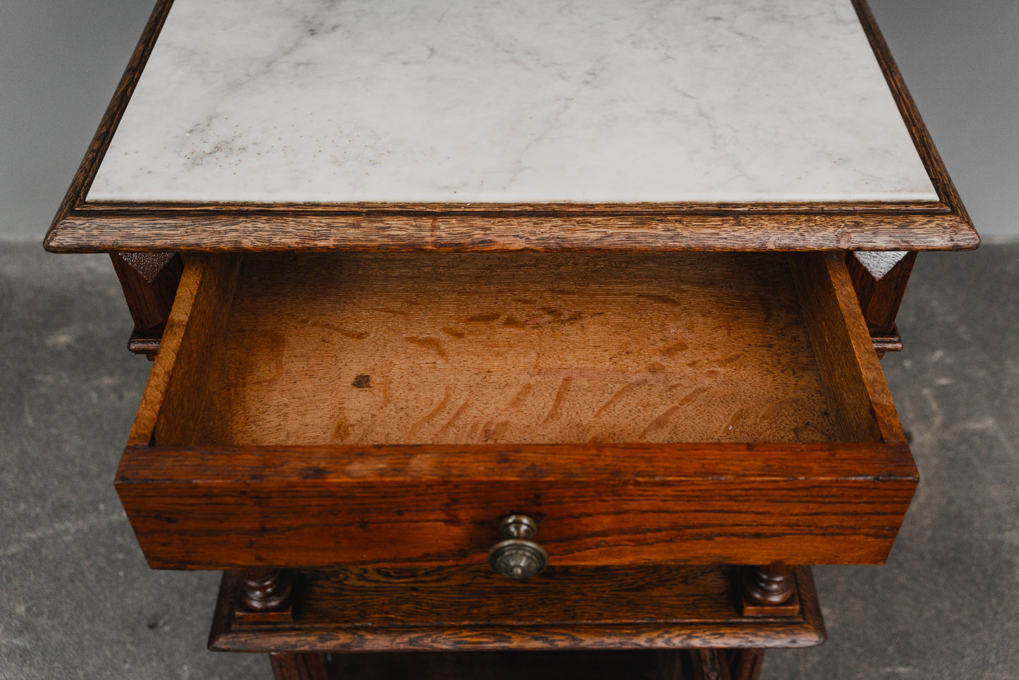 Schöner Gründerzeit Beistellschrank