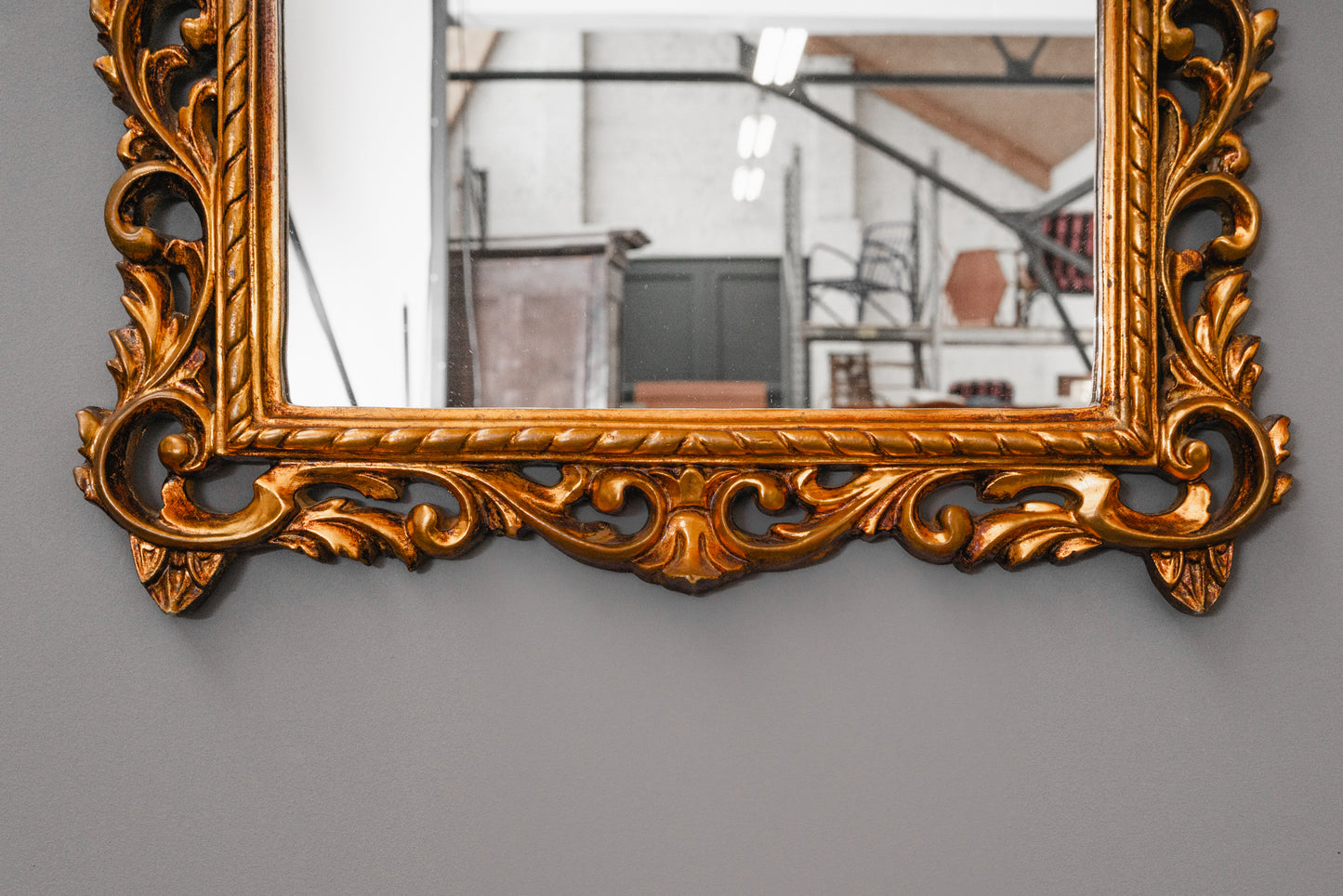 Eleganter Spiegel im Barock Stil