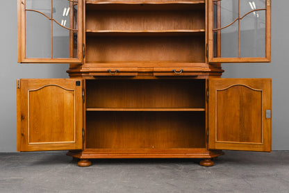 Wunderschöner Vitrinenschrank im Barock Stil