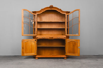 Wunderschöner Vitrinenschrank im Barock Stil