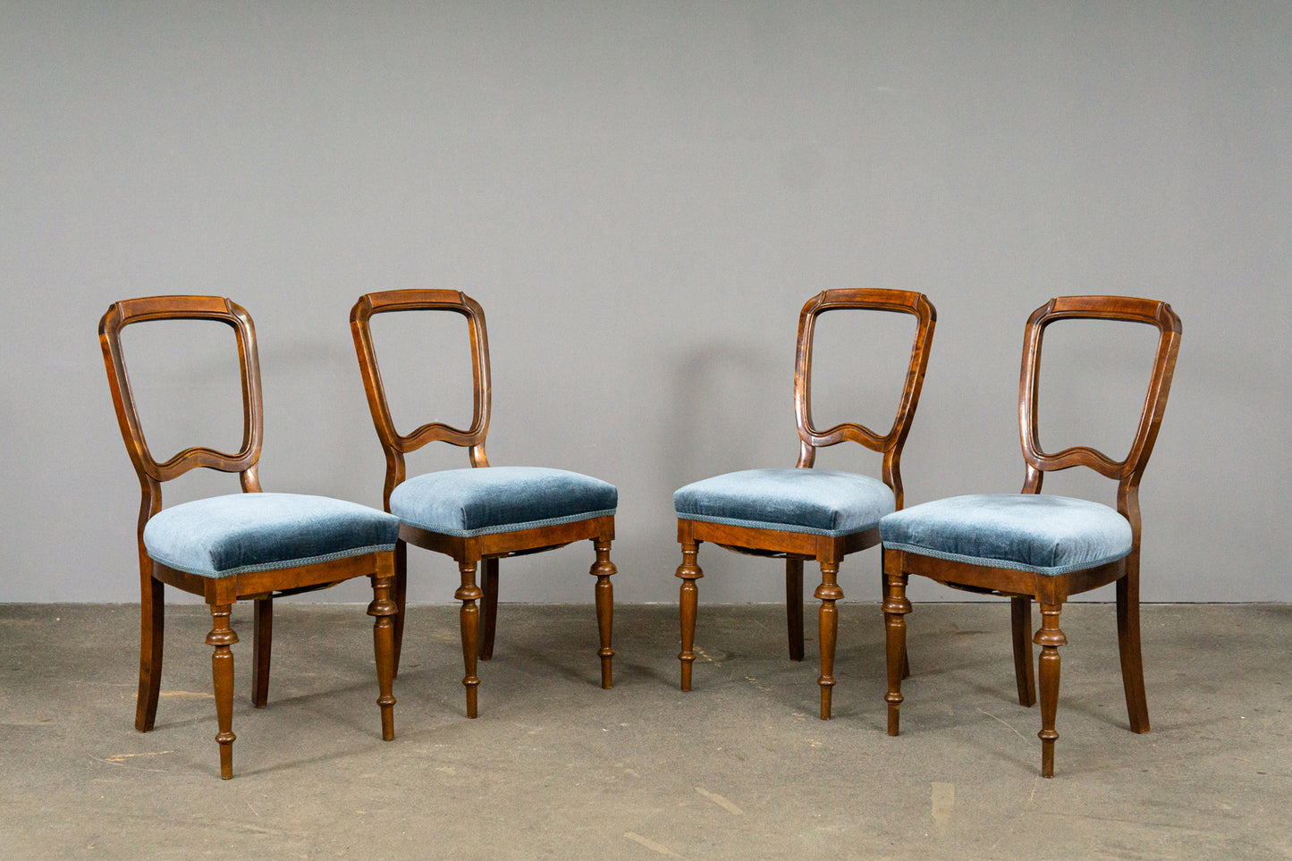 Elegantes 4er Set Stühle