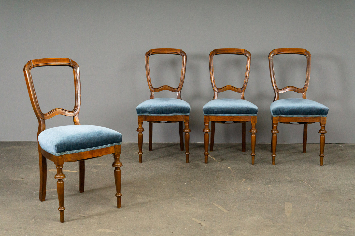 Elegantes 4er Set Stühle