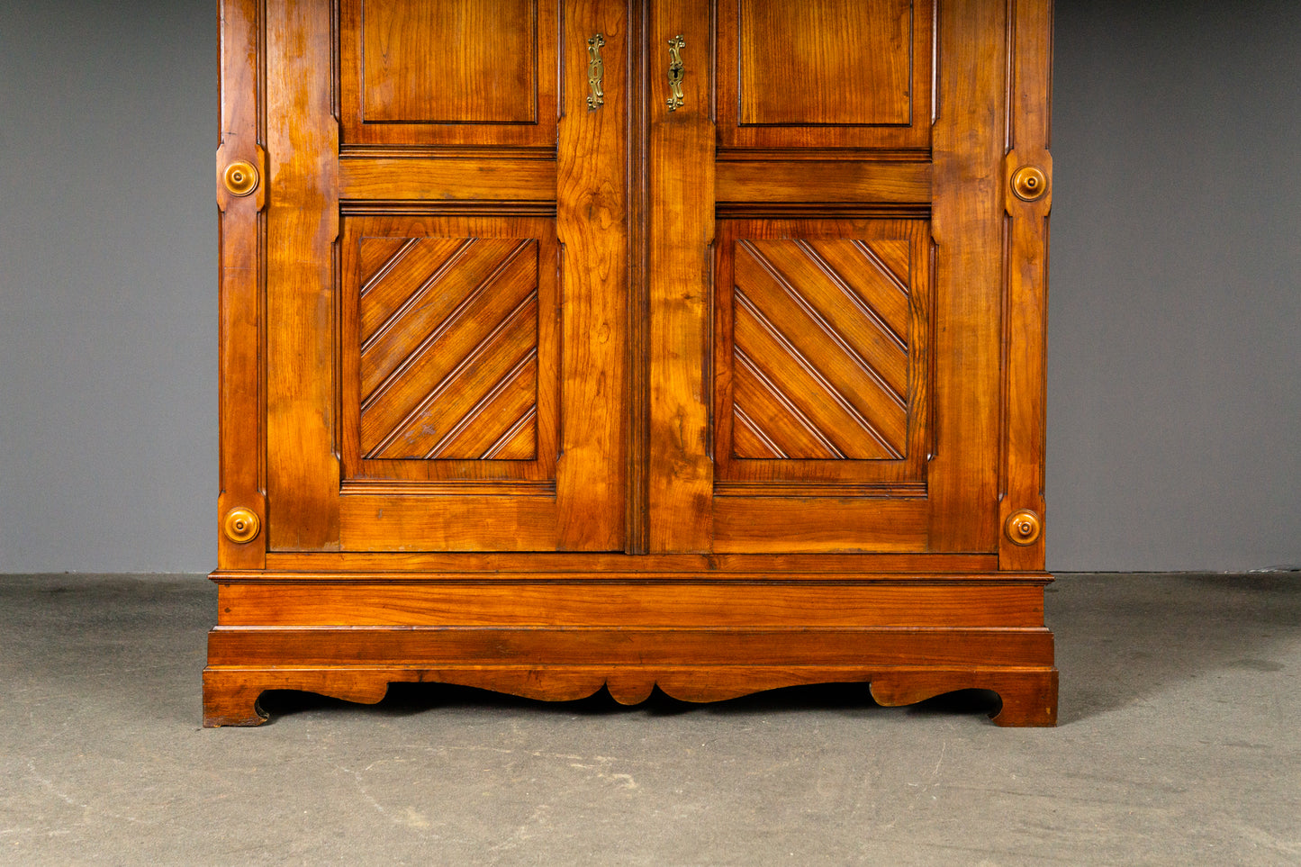 Wunderschöner Biedermeier Kleiderschrank