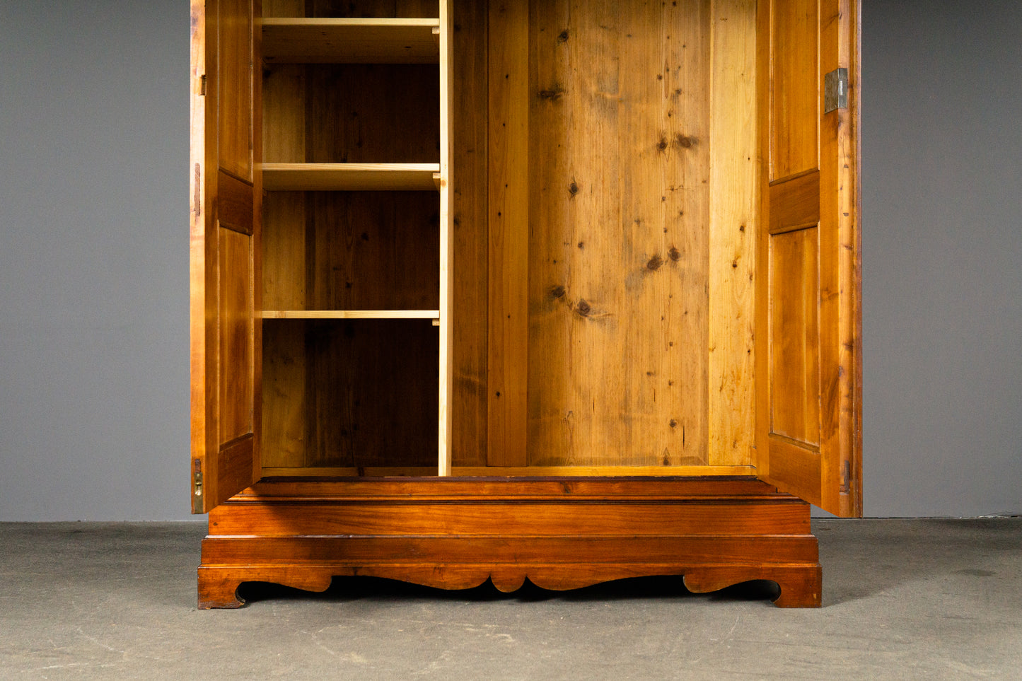 Wunderschöner Biedermeier Kleiderschrank