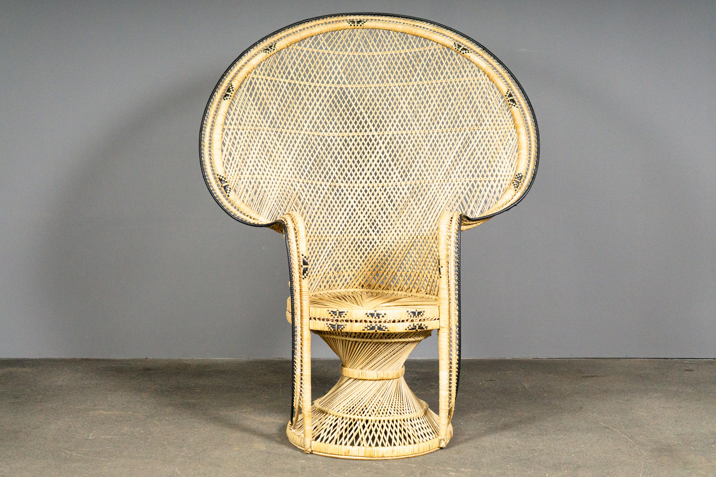 Wunderschöner Peacock Stuhl