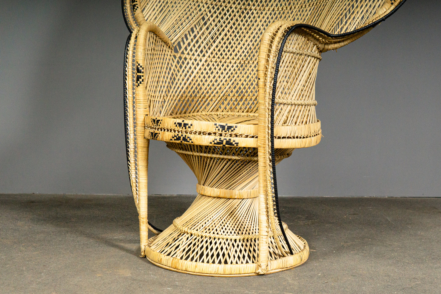 Wunderschöner Peacock Stuhl