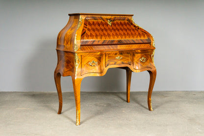 Eleganter Sekretär im Louis XV Stil