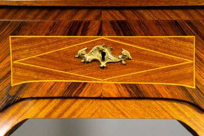 Eleganter Sekretär im Louis XV Stil