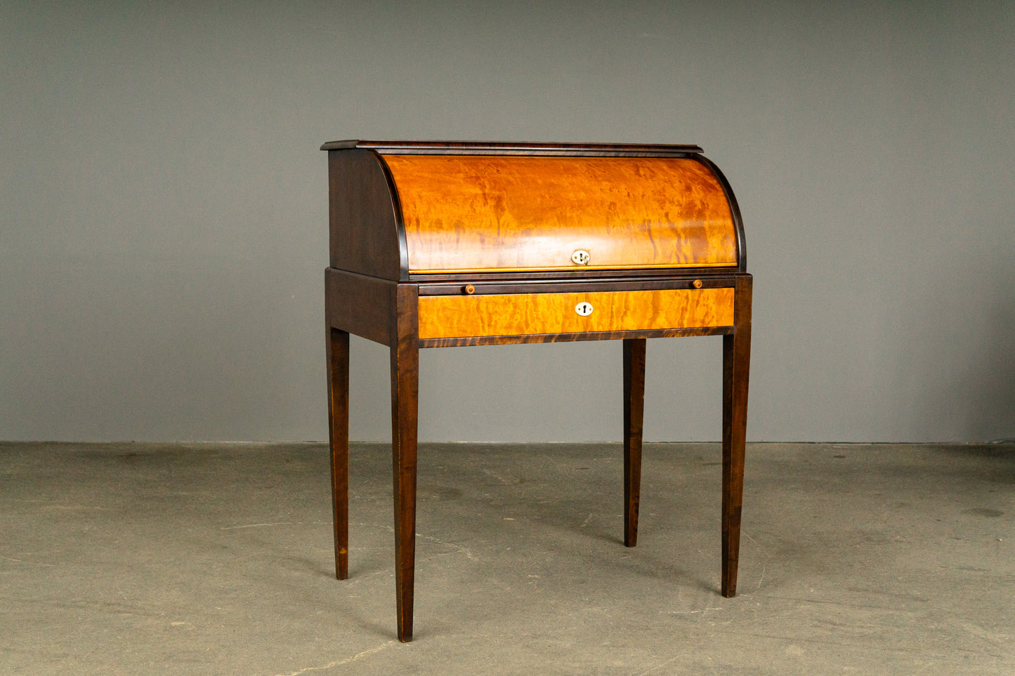 kleiner Sekretär im Biedermeier Stil