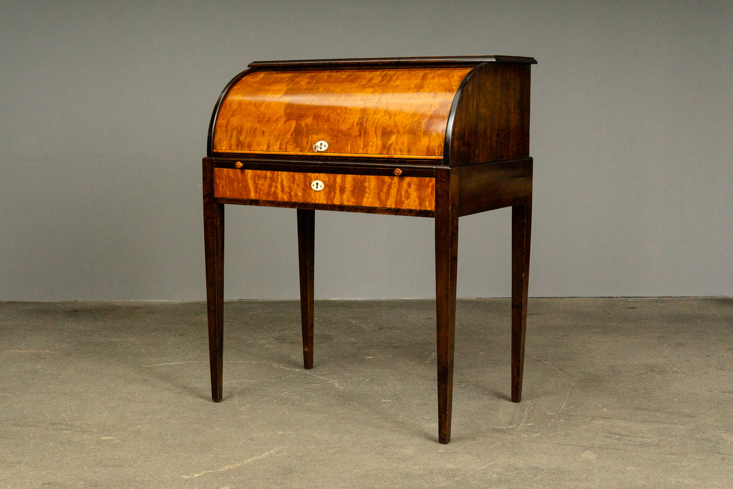 kleiner Sekretär im Biedermeier Stil