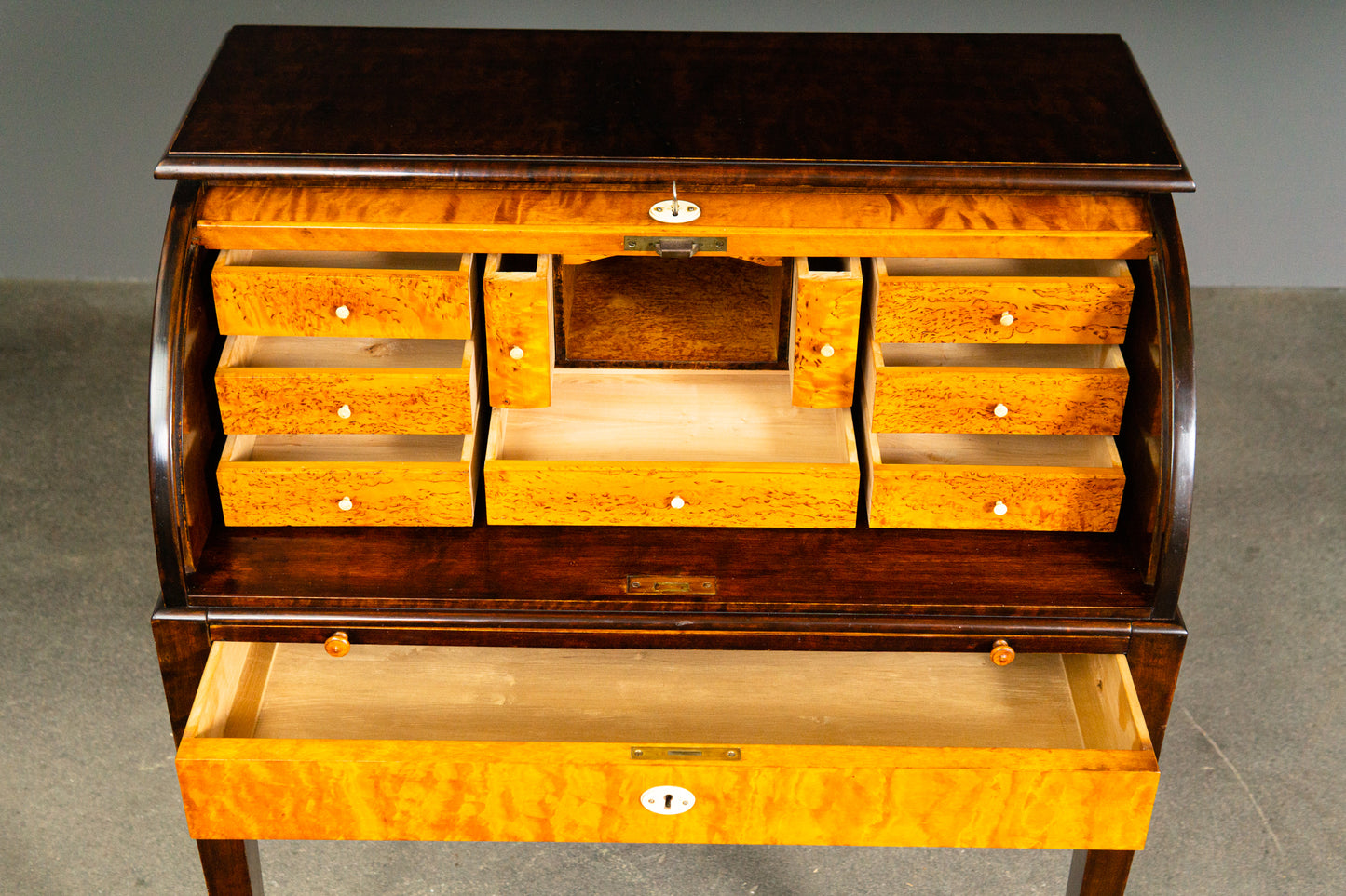kleiner Sekretär im Biedermeier Stil