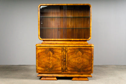 Beeindruckender Art Déco Vitrinenschrank