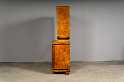 Beeindruckender Art Déco Vitrinenschrank