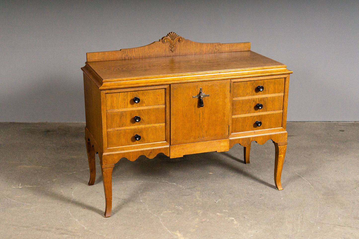 Elegante Jugendstil Anrichte