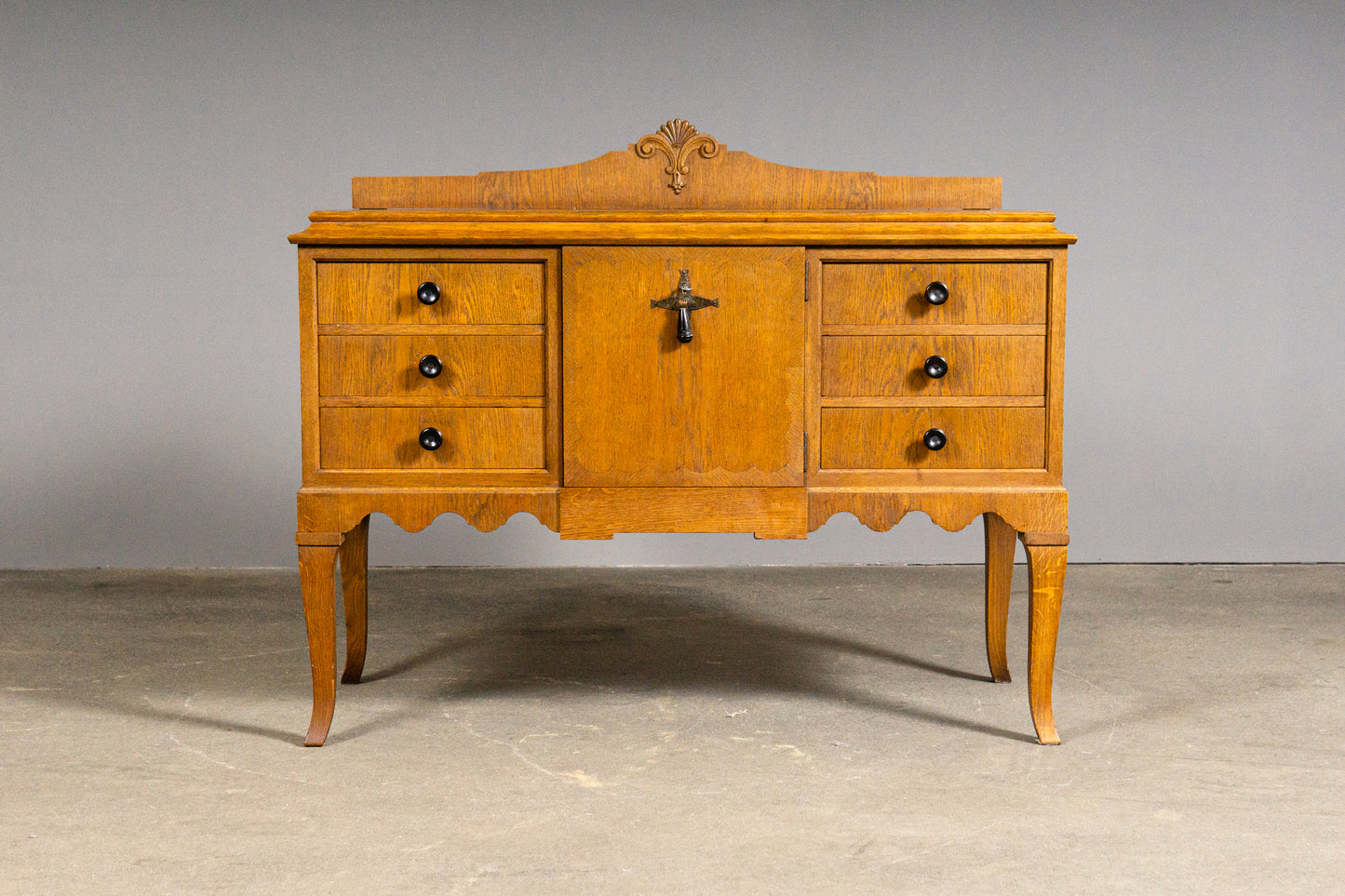 Elegante Jugendstil Anrichte