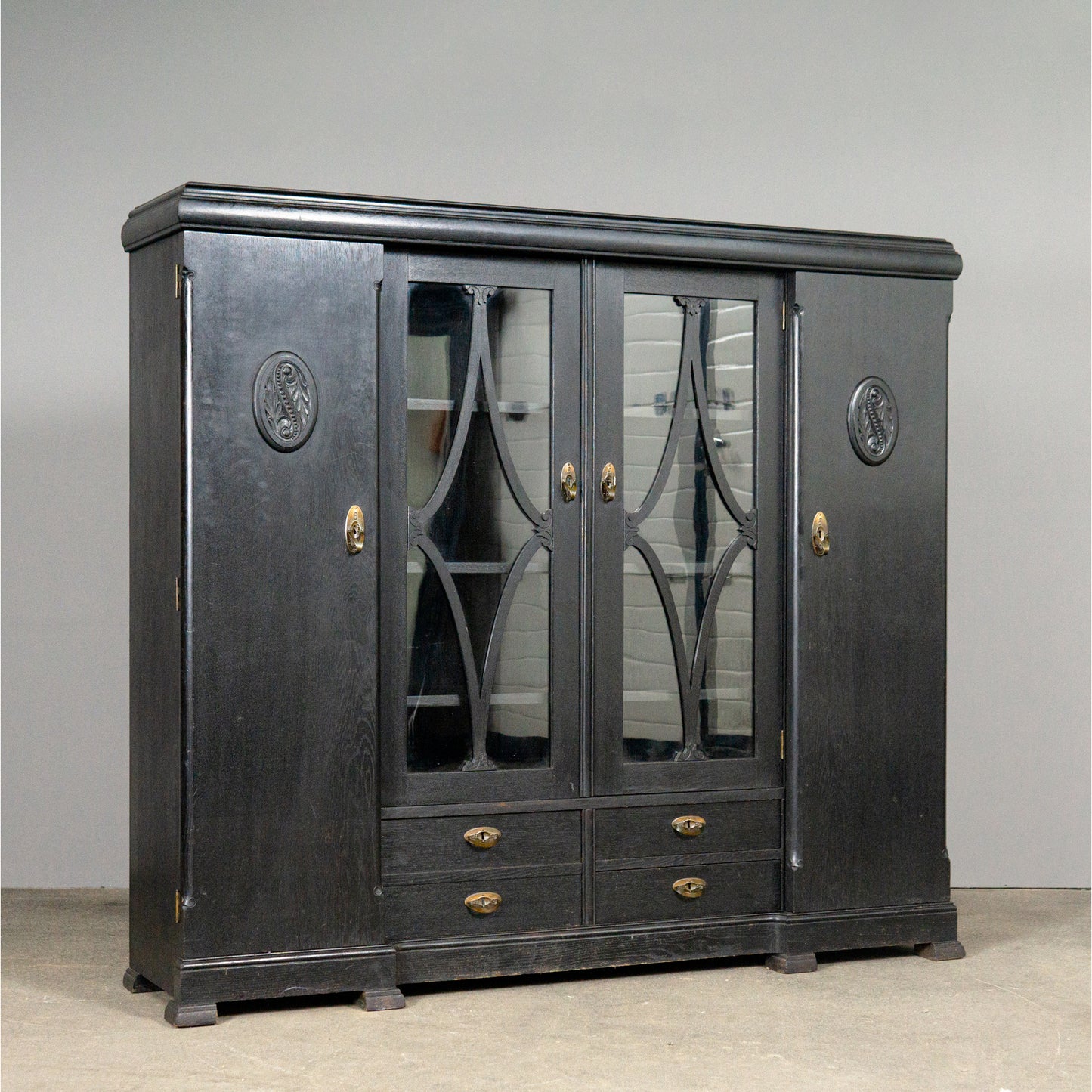 Schöner Jugendstil Bücherschrank