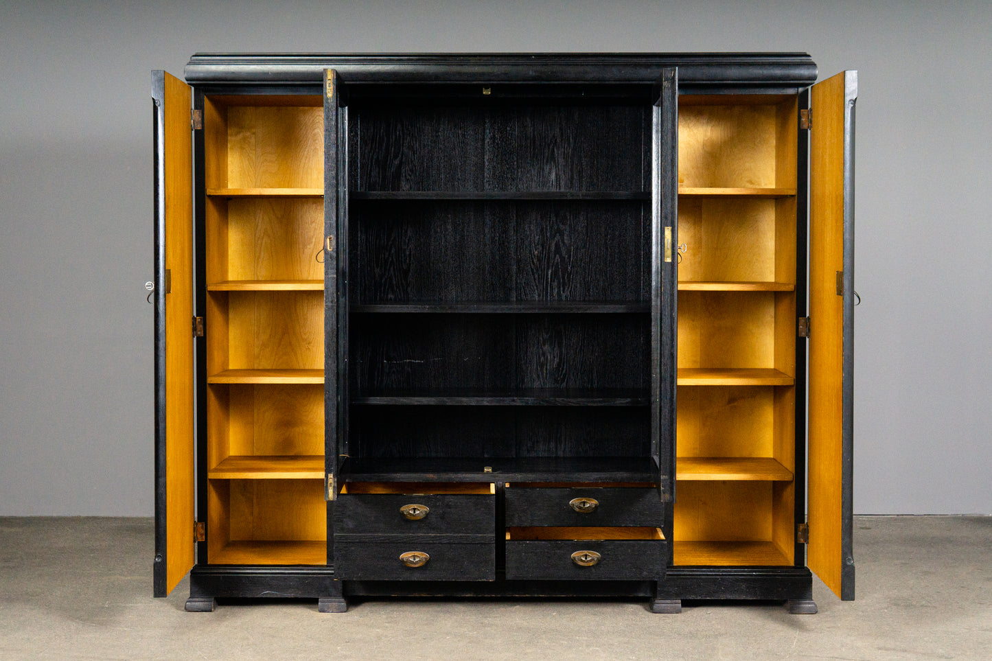 Schöner Jugendstil Bücherschrank