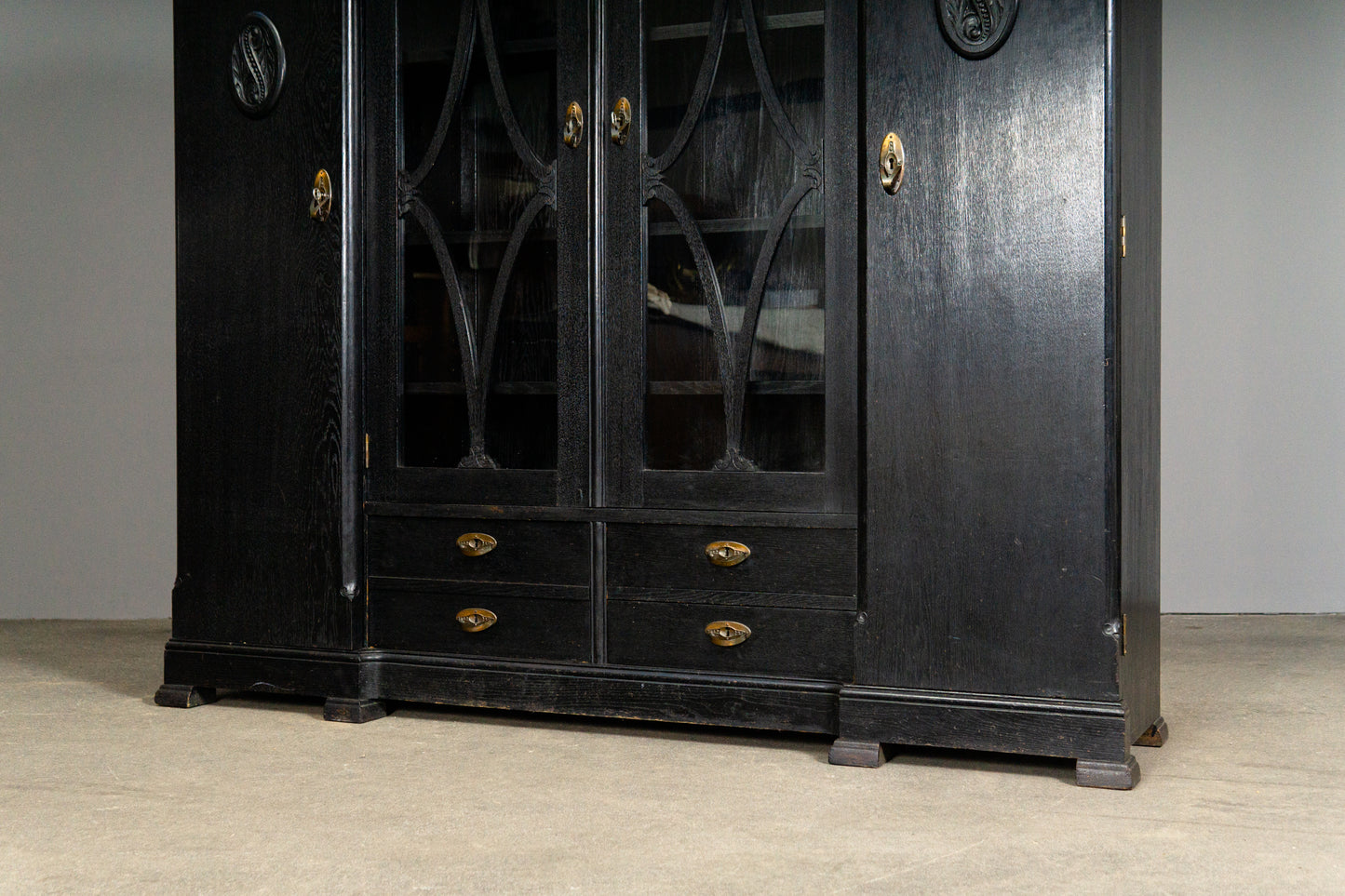 Schöner Jugendstil Bücherschrank