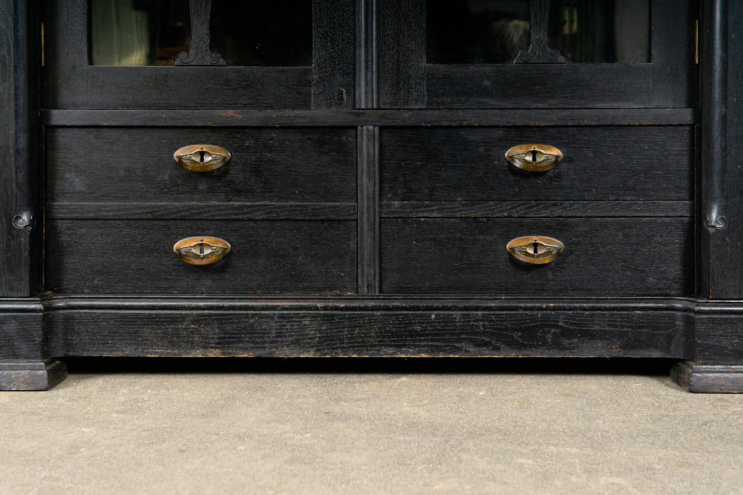 Schöner Jugendstil Bücherschrank