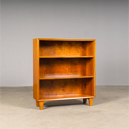 Süßes Mid-Century Bücherregal