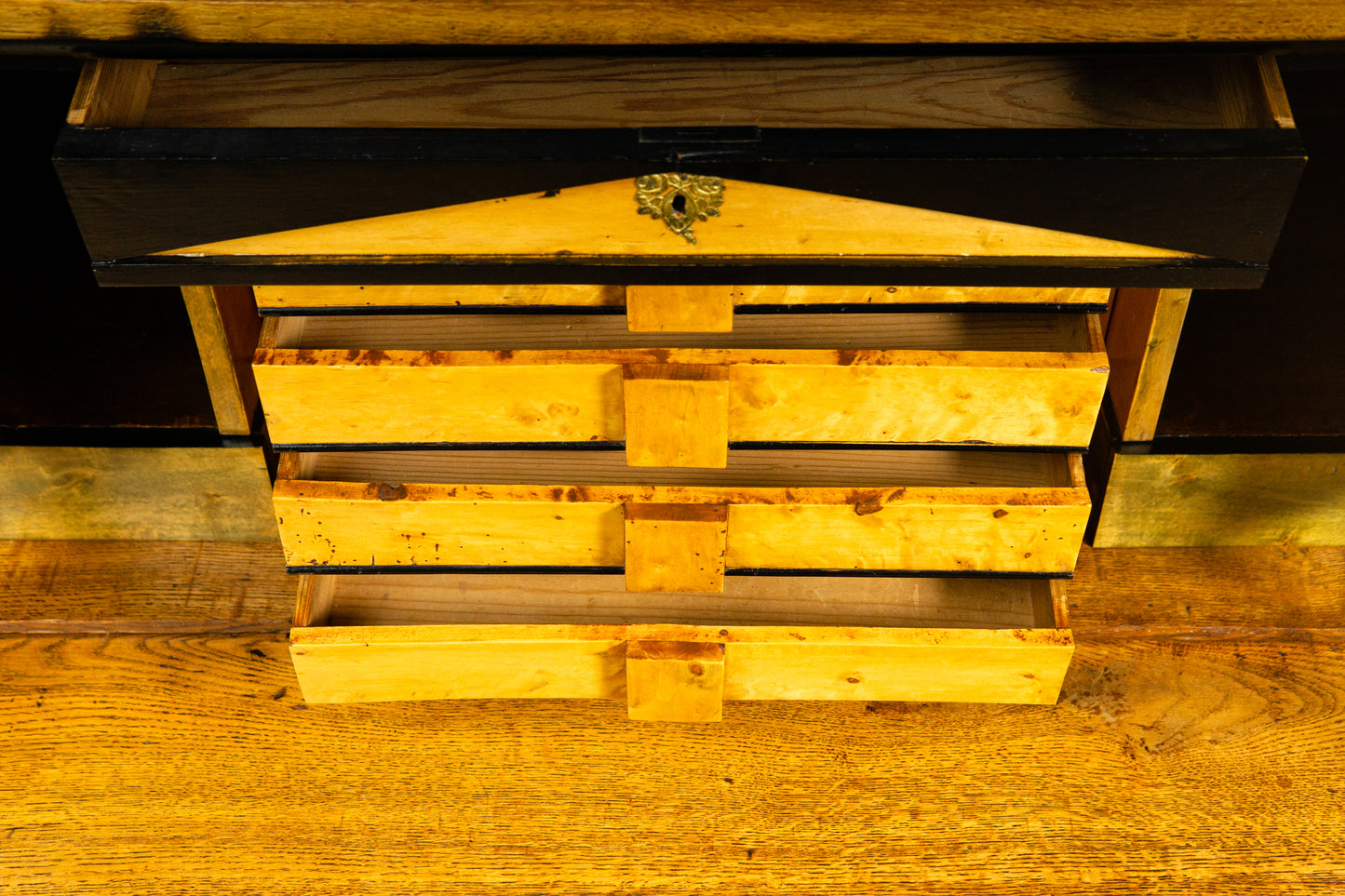 Stilvoller Biedermeier Sekretär