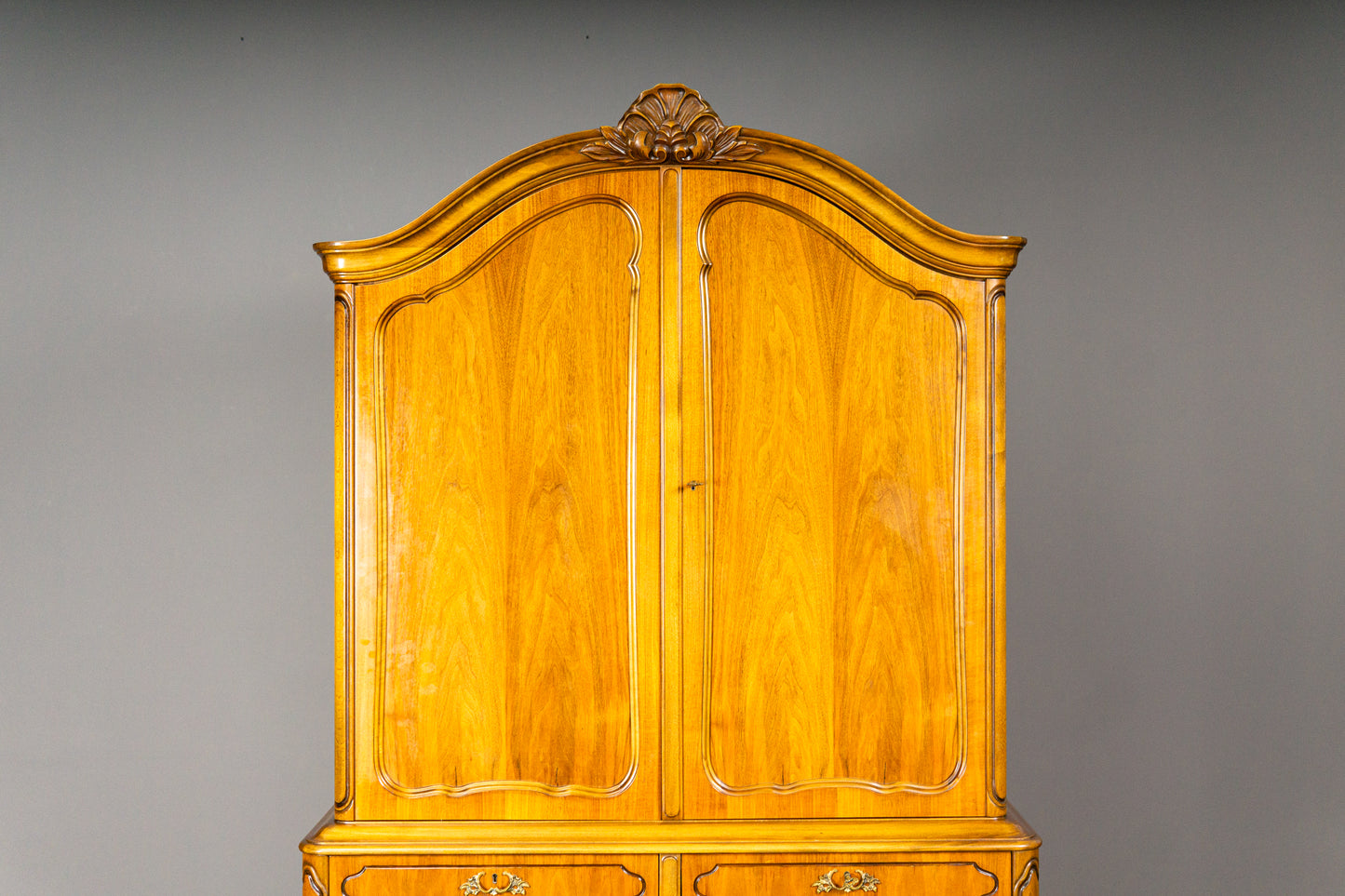 Schöner Buffetschrank im Barockstil
