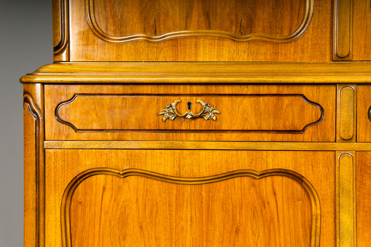 Schöner Buffetschrank im Barockstil
