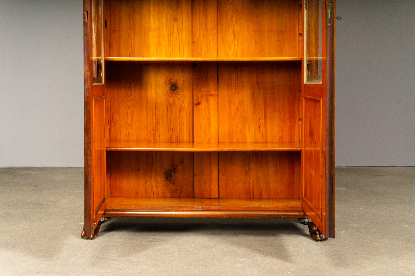 Elegante Louis Philippe Vitrine