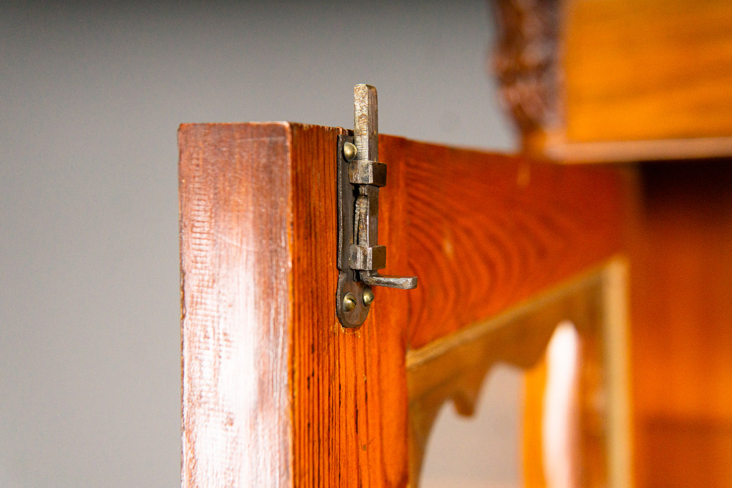 Elegante Louis Philippe Vitrine