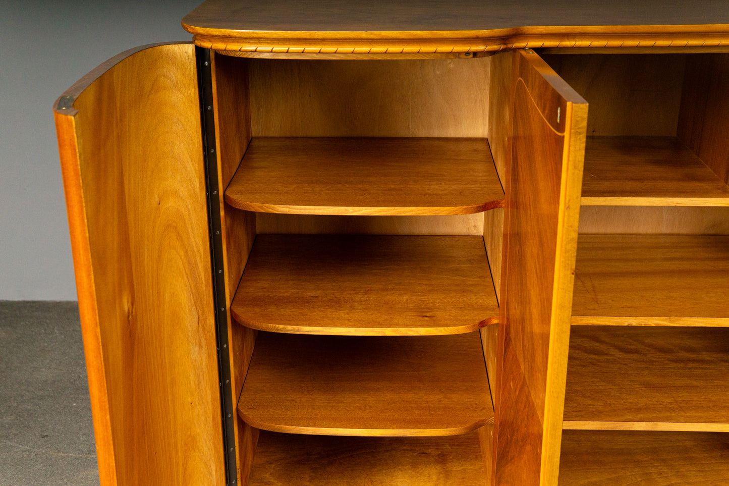 Schönes Sideboard im Art Déco Stil