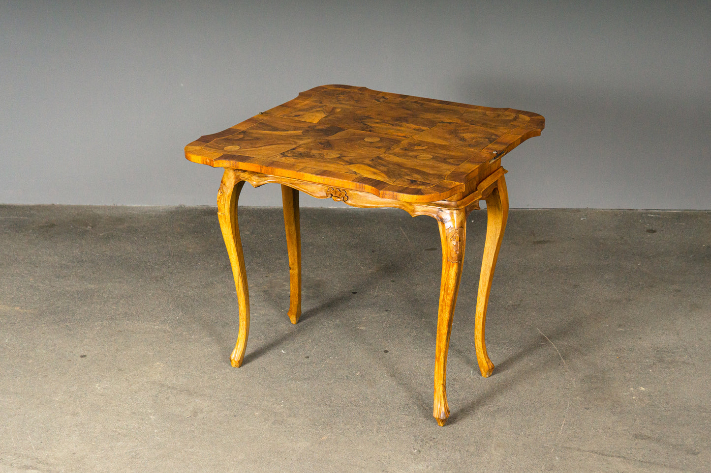 Elegante Konsole im Biedermeier Stil