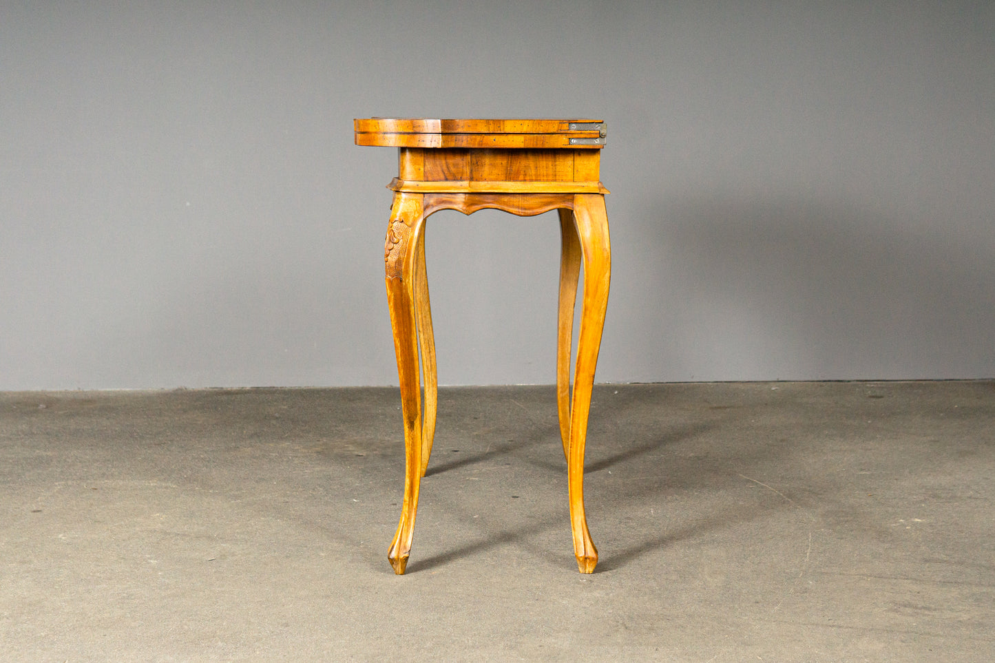 Elegante Konsole im Biedermeier Stil