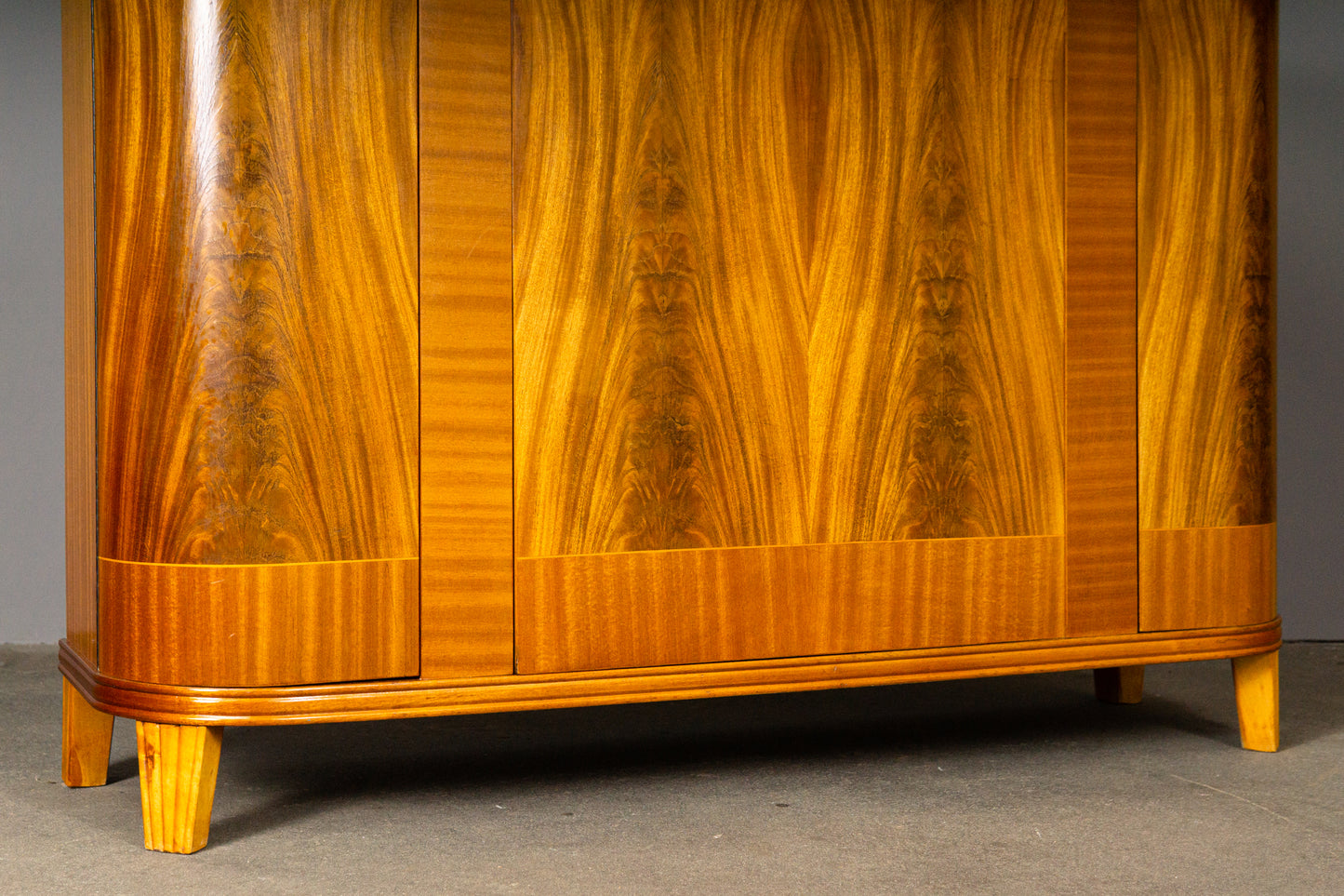Schönes Art Déco Sideboard